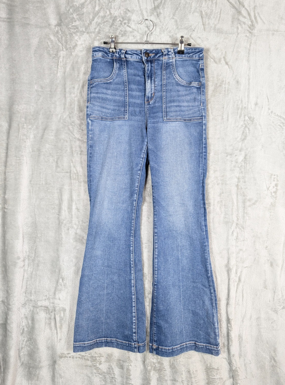 American Eagle Womens Jeans Hi Rise Flare Size 10 Regular Blue Medium wash